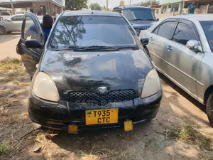 Toyota Vitz 2005 Black