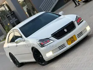 Toyota Crown 2006 White