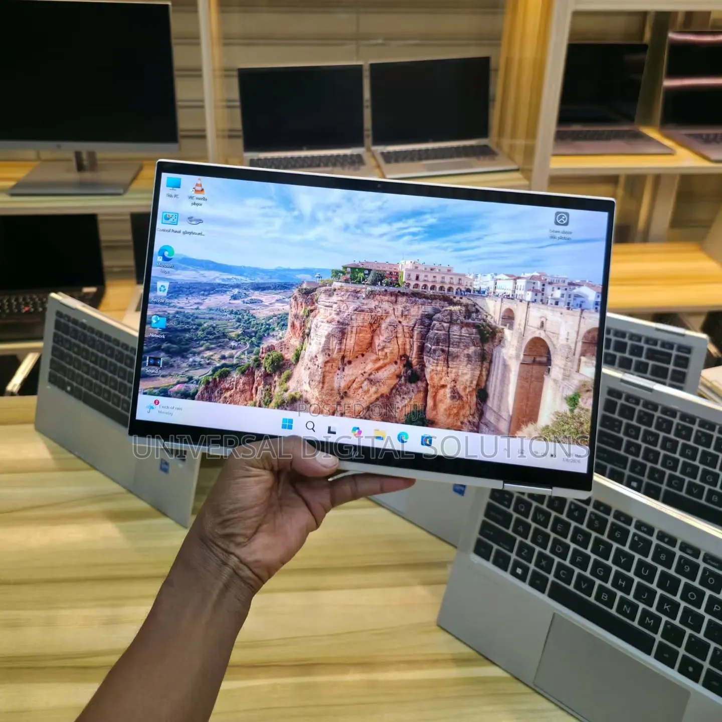 New Laptop HP EliteBook x360 1040 G9 16GB Intel Core i7 SSD 512GB