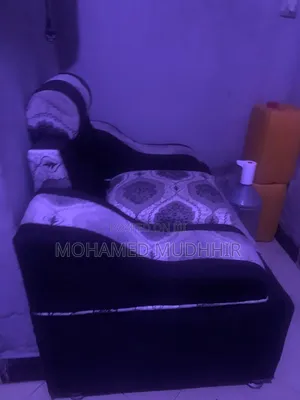Nauza Sofa