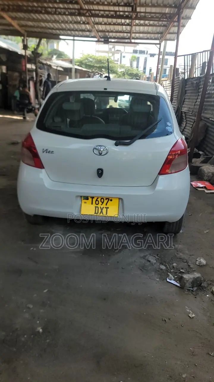 Toyota Vitz 2007 Pearl