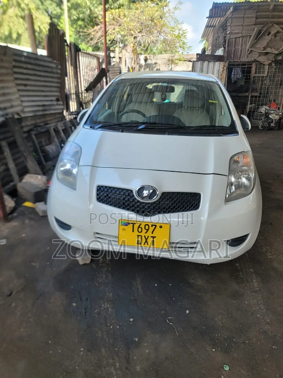 Toyota Vitz 2007 Pearl