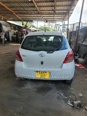 Toyota Vitz 2007 Pearl