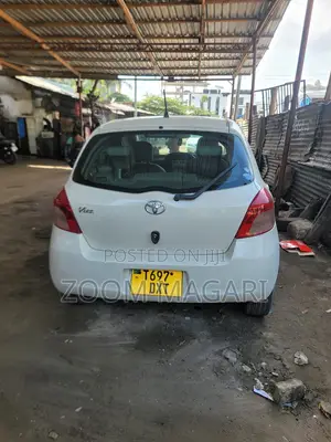 Toyota Vitz 2007 Pearl