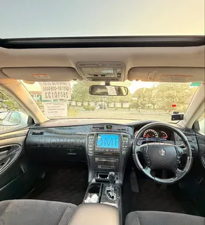 Toyota Crown 2007 White
