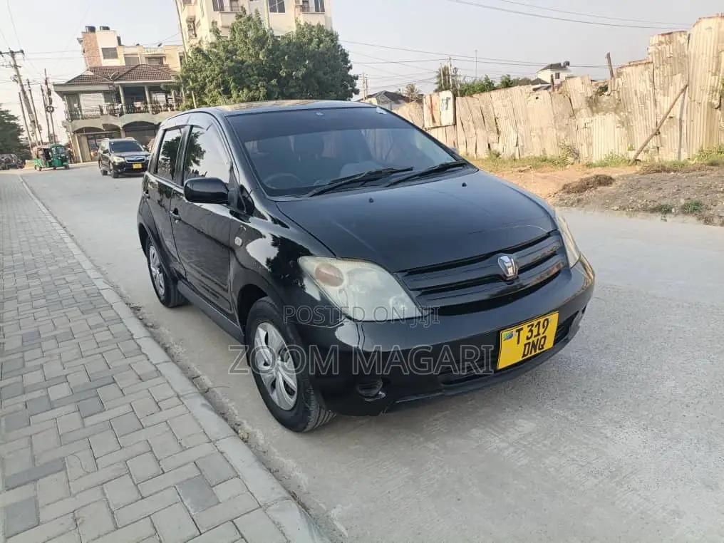 Toyota IST 2003 Black