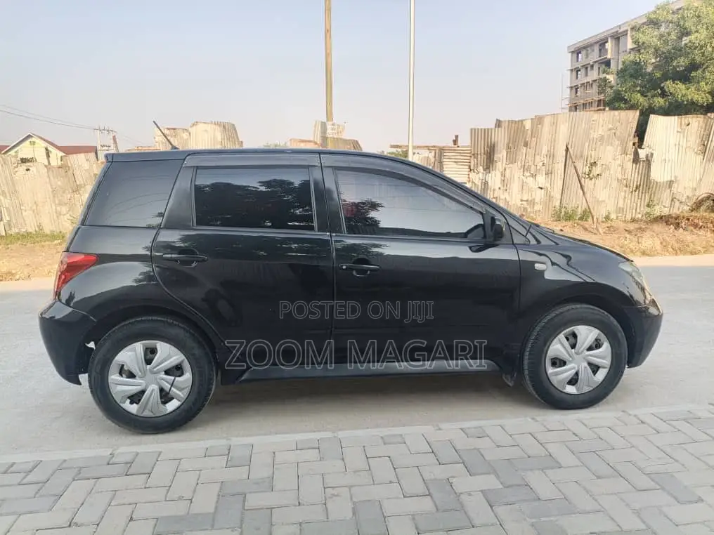 Toyota IST 2003 Black