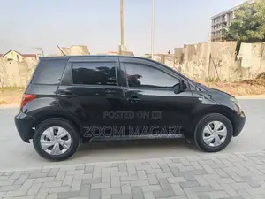 Toyota IST 2003 Black