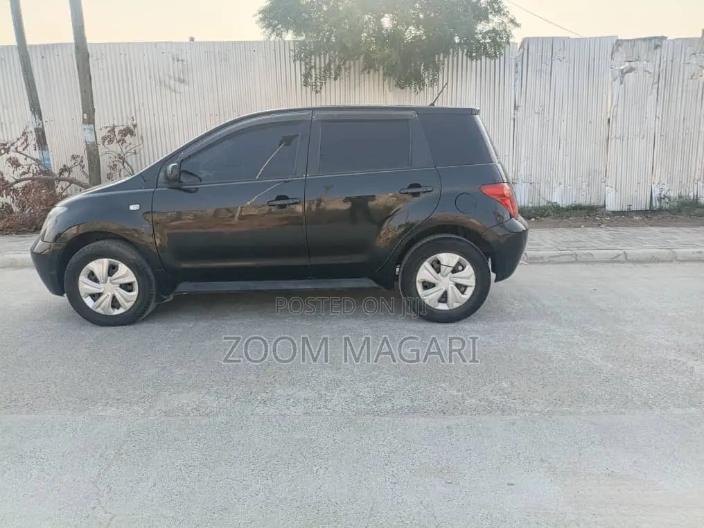 Toyota IST 2003 Black
