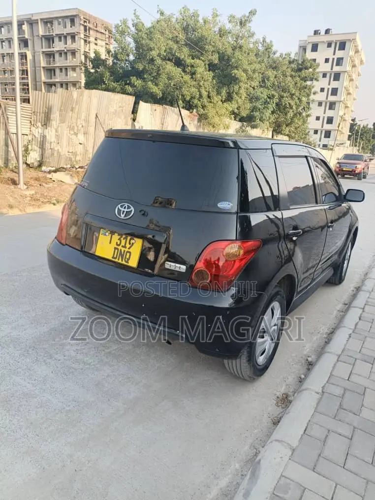 Toyota IST 2003 Black