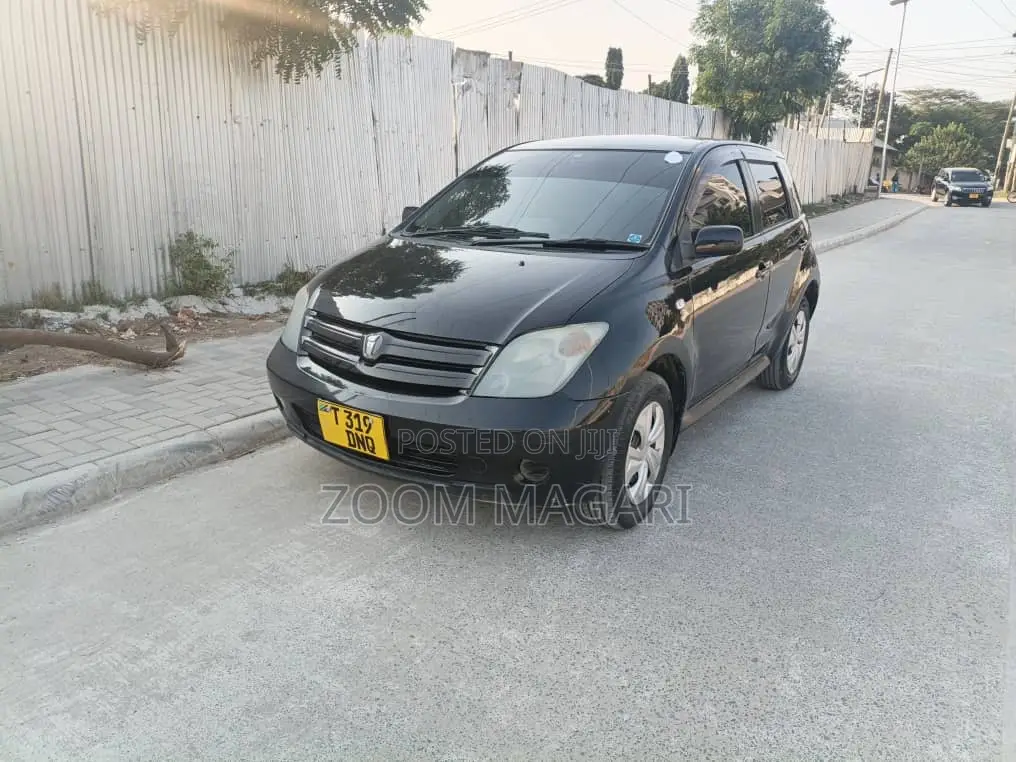 Toyota IST 2003 Black