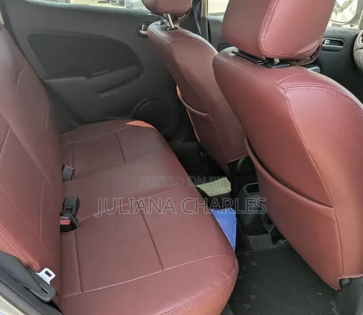 Mazda Demio 2011 Silver