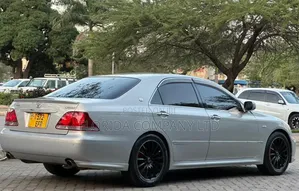 Toyota Crown Royale 2005
