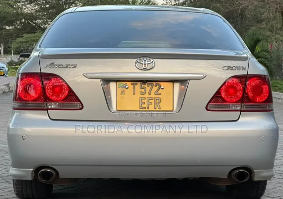Toyota Crown Royale 2005