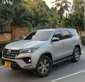 Toyota Fortuner 2021