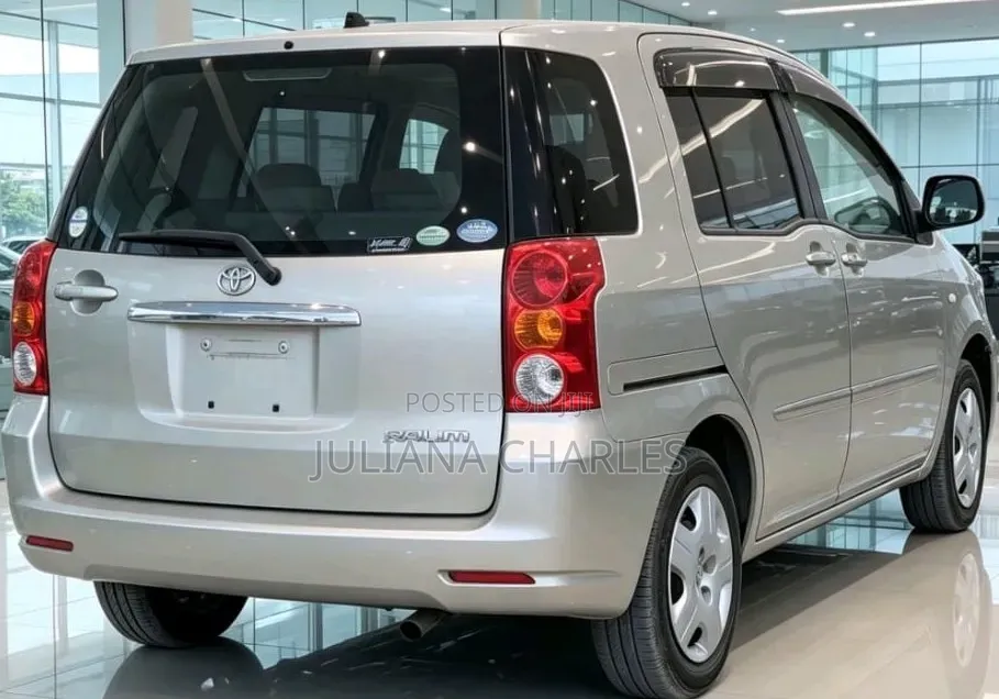 Toyota Rumion 1.5 FWD 2023 Gold