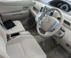 Toyota Rumion 1.5 FWD 2023 Gold