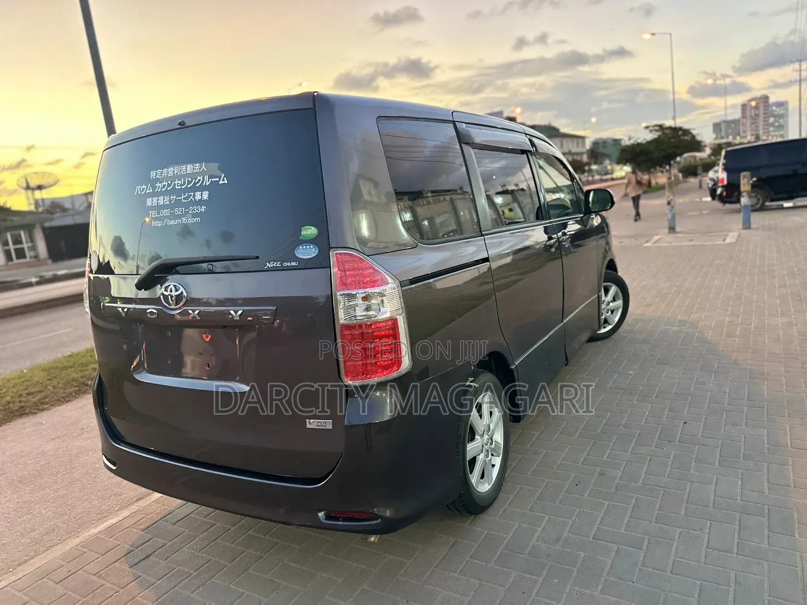 Toyota Noah 2009