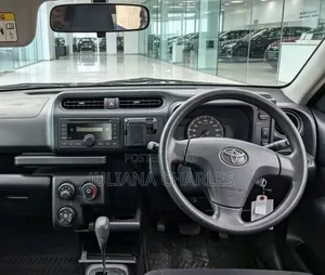 Toyota Probox 2015 Maroon