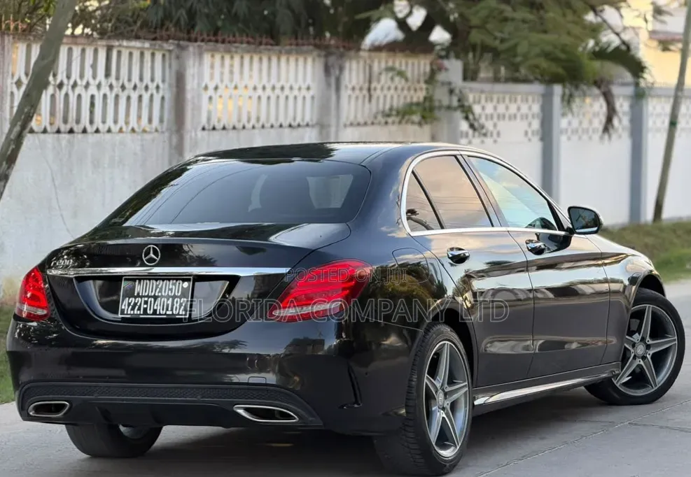 Mercedes-Benz C200 2015 Black