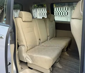 Toyota Noah 2008