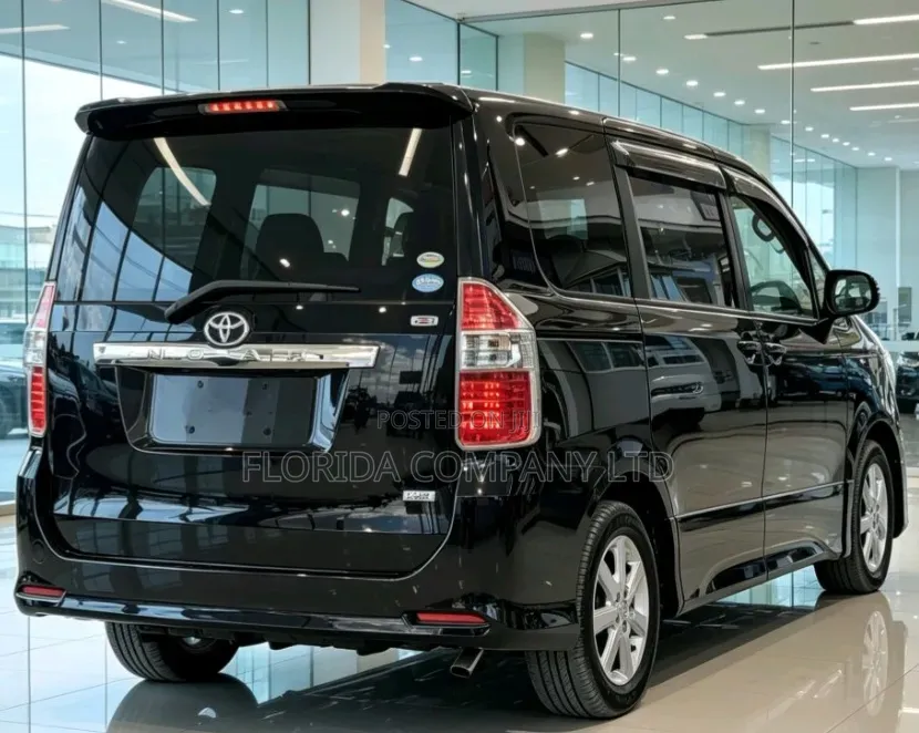 Toyota Noah 2007 Black