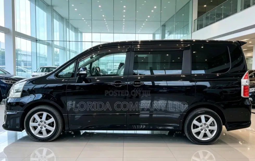 Toyota Noah 2007 Black