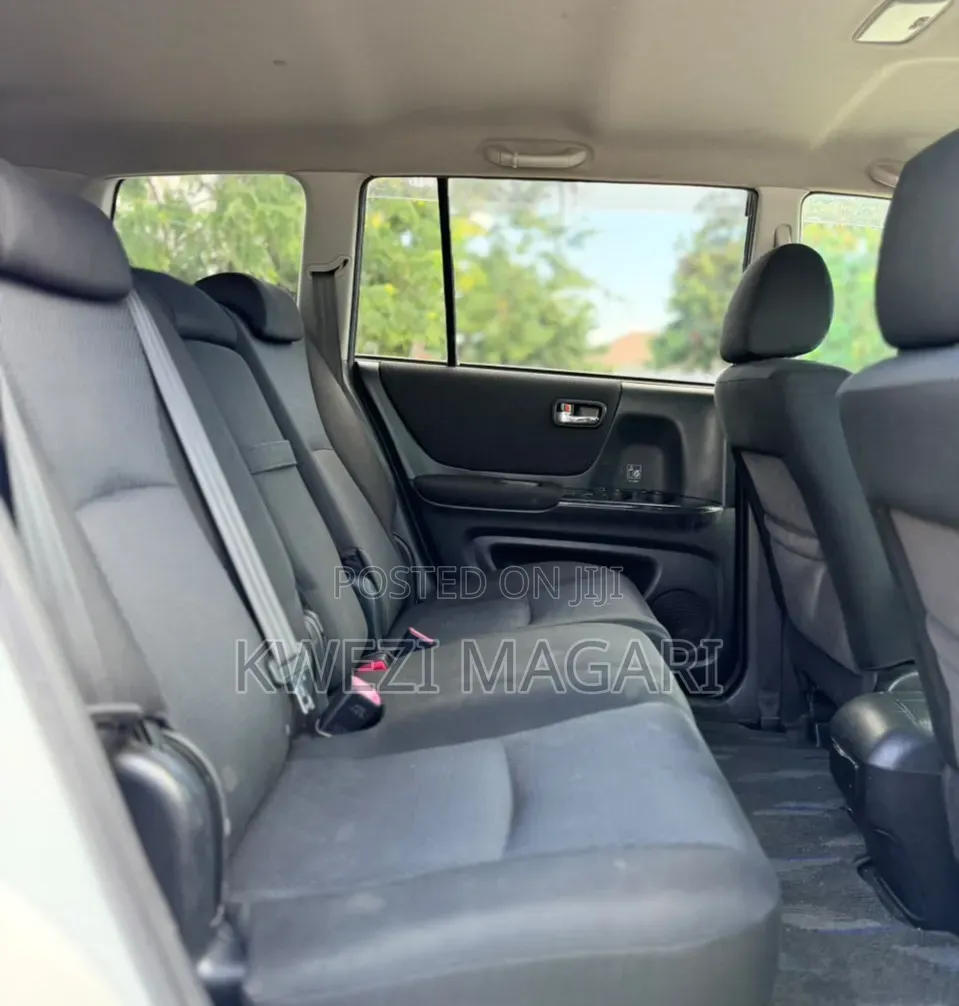Toyota Kluger 2005 White
