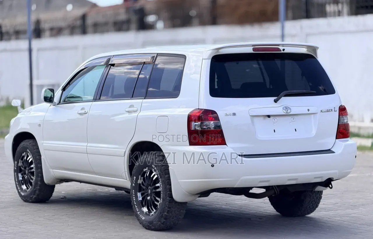 Toyota Kluger 2005 White