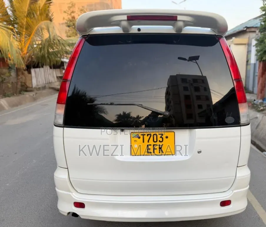 Toyota Noah 2001 White