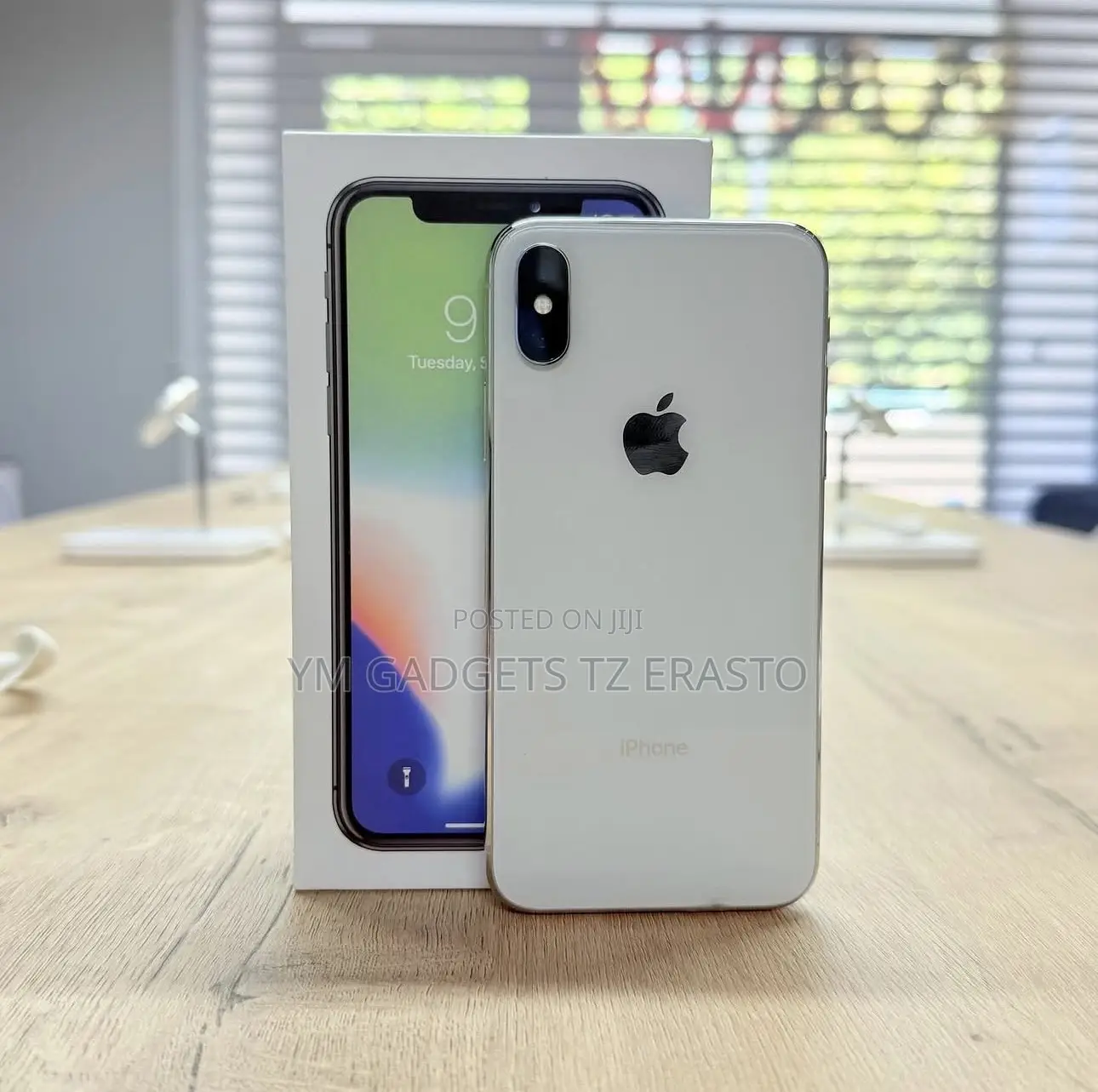 Apple iPhone X 64 GB White
