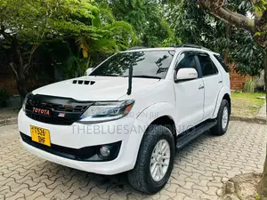 Toyota Fortuner 2015 White