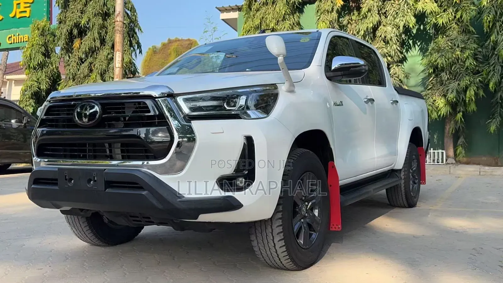 Toyota Hilux 2021 White