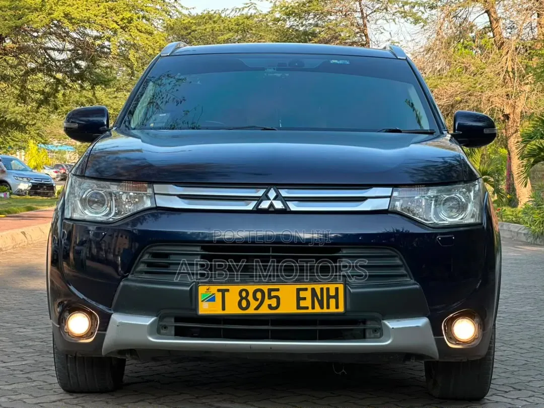 Mitsubishi Outlander 2015 Black