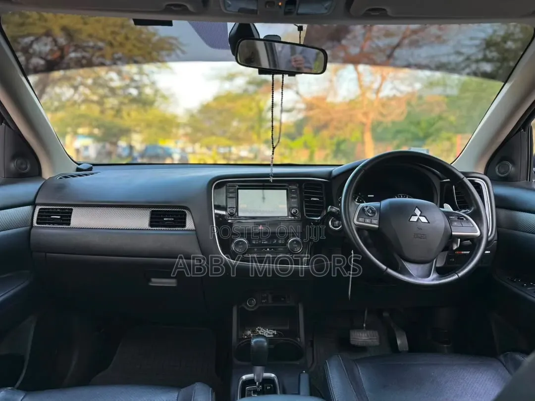 Mitsubishi Outlander 2015 Black