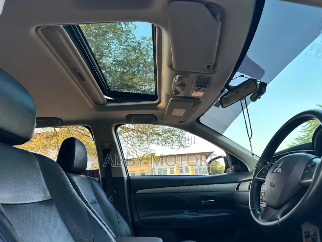 Mitsubishi Outlander 2015 Black