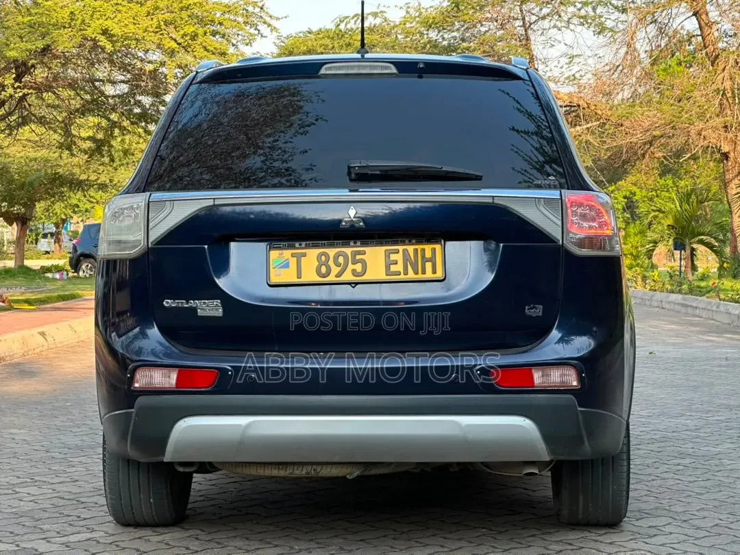 Mitsubishi Outlander 2015 Black