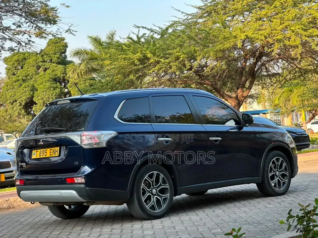 Mitsubishi Outlander 2015 Black