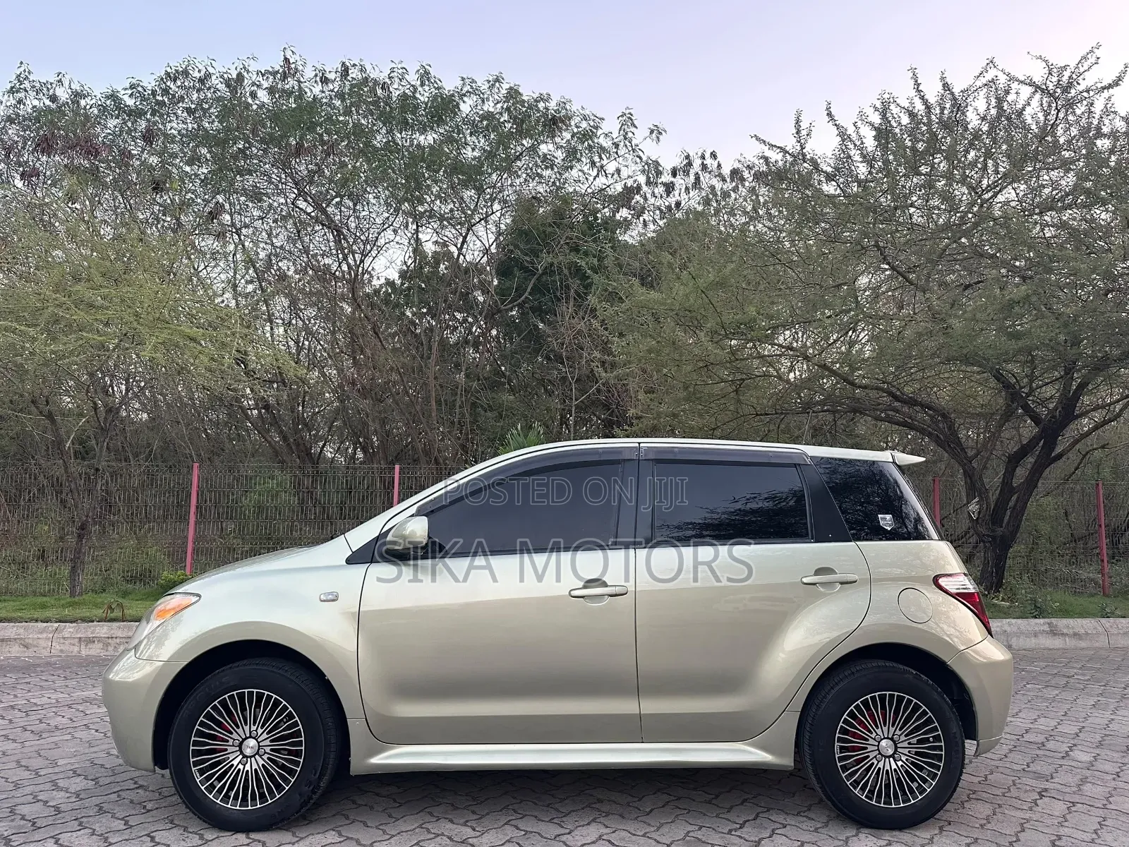 Toyota IST 2006 Gold