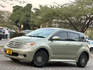 Toyota IST 2006 Gold