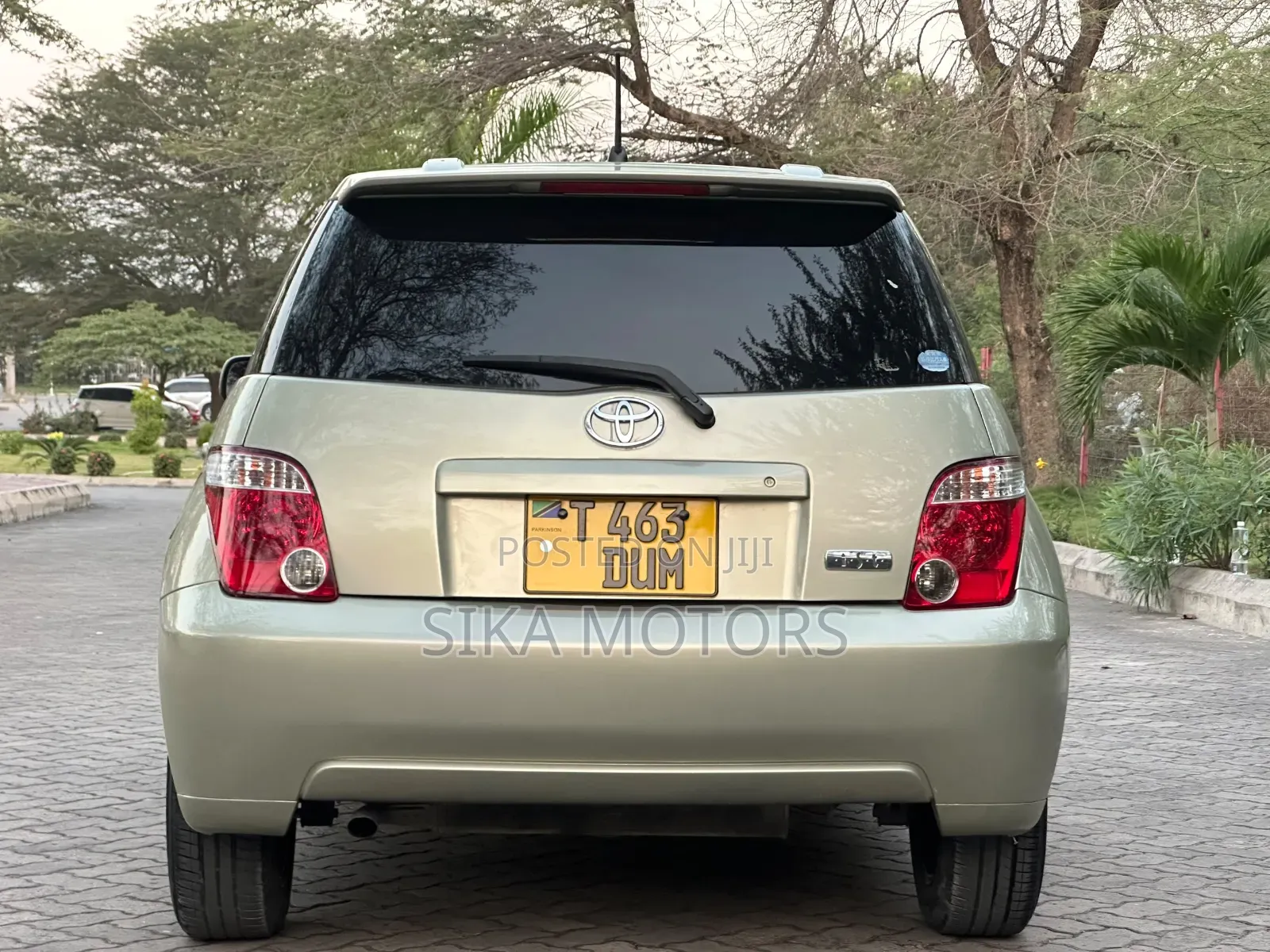 Toyota IST 2006 Gold