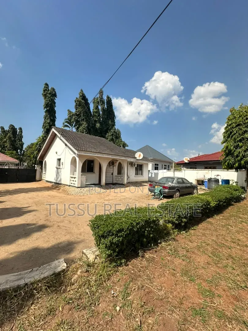 3bdrm House in Mbezibeach Makonde, Kinondoni for sale