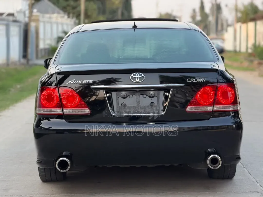 Toyota Crown 2006 Black