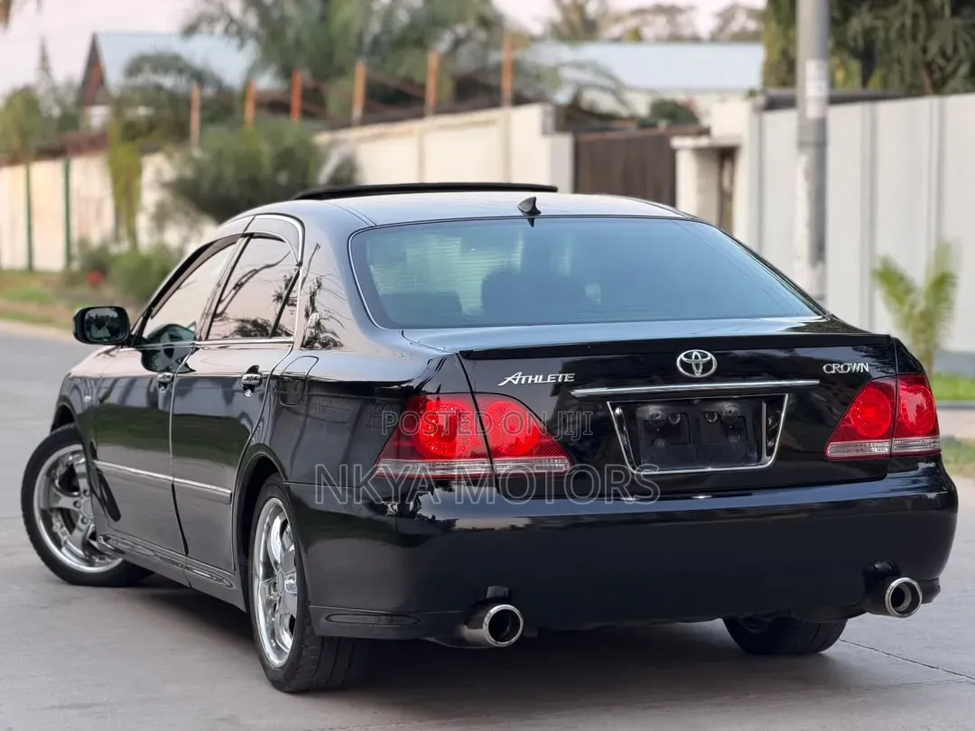 Toyota Crown 2006 Black