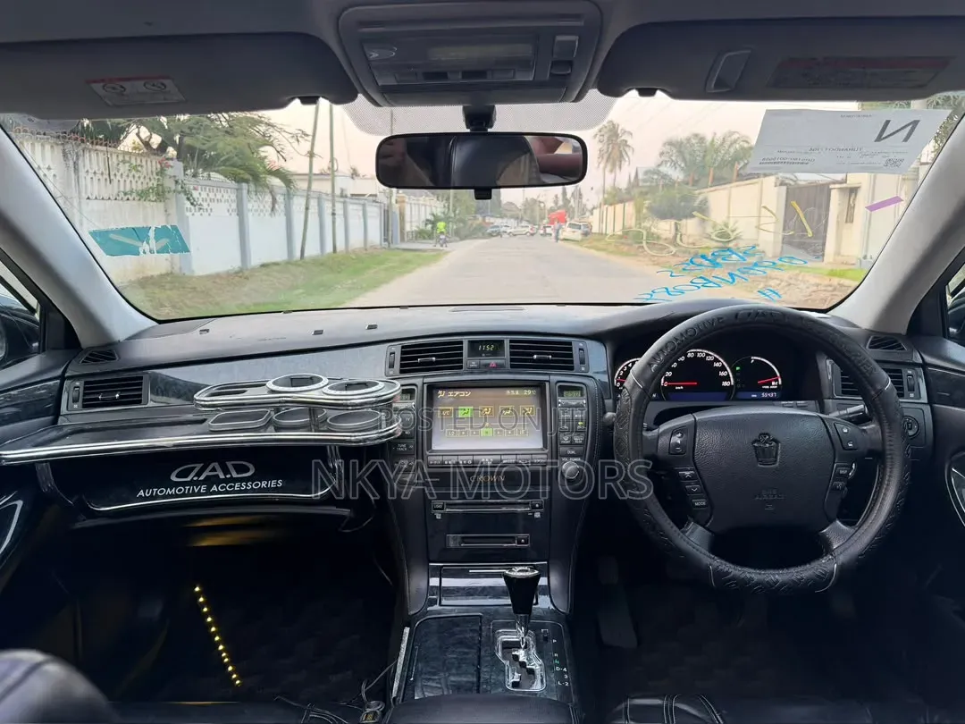 Toyota Crown 2006 Black