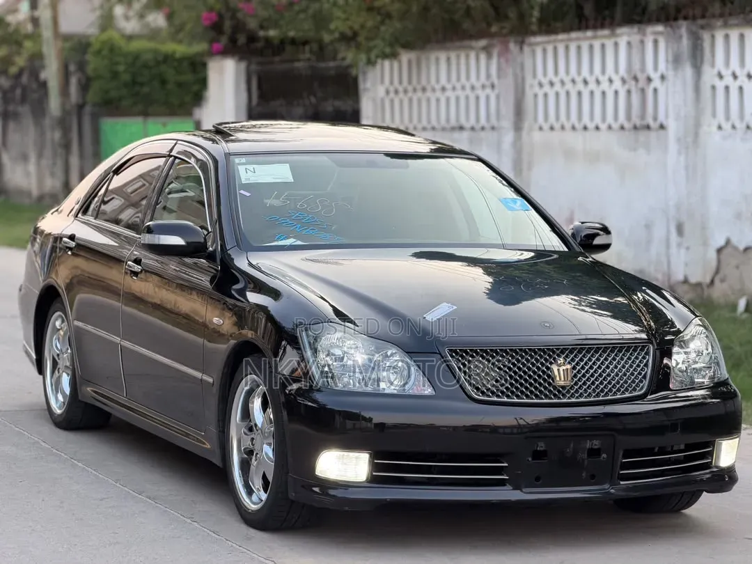 Toyota Crown 2006 Black