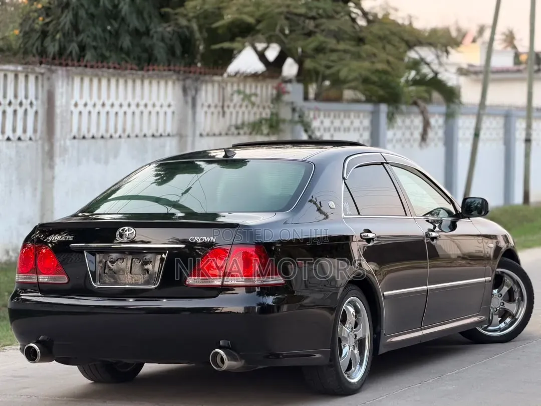 Toyota Crown 2006 Black