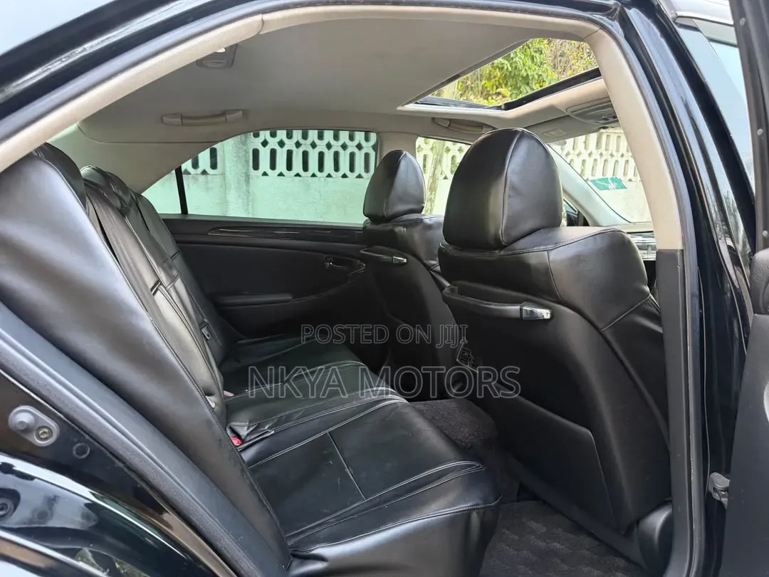 Toyota Crown 2006 Black