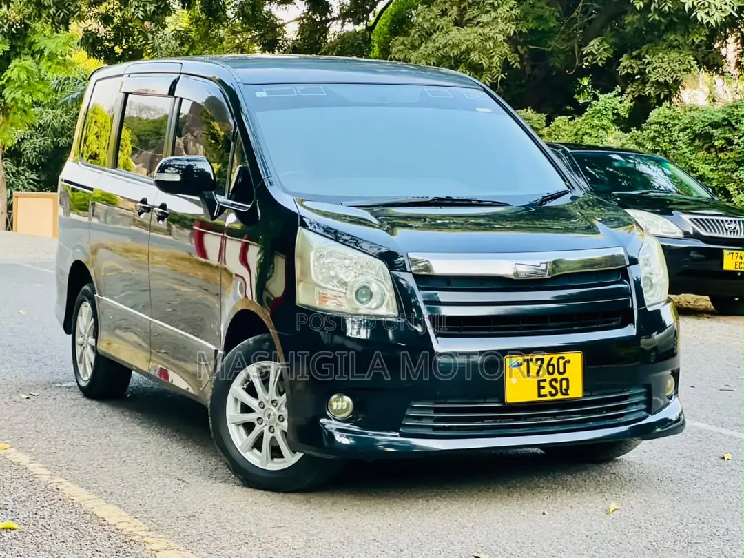 Toyota Noah 2008 Black