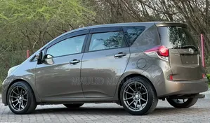 Toyota Ractis 2015 Gray
